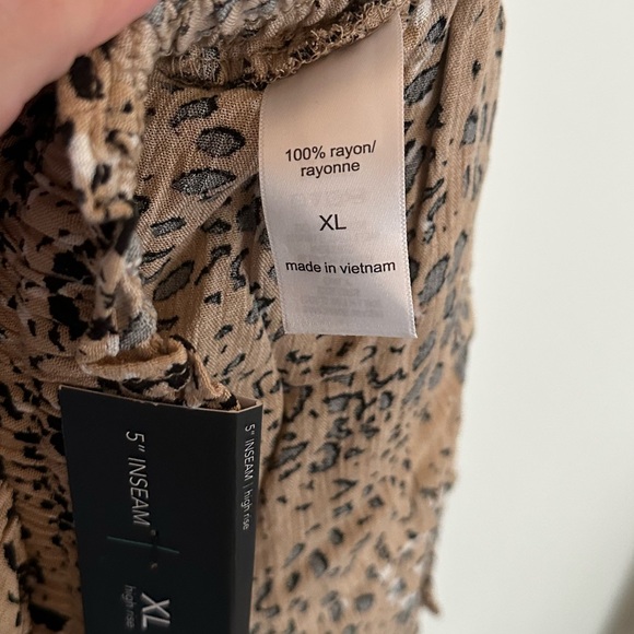 Maurice’s Paper Bag Shorts - Picture 5 of 5